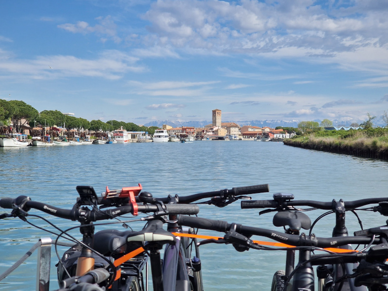 Il ritmo della Laguna: un viaggio tra acqua e terra.